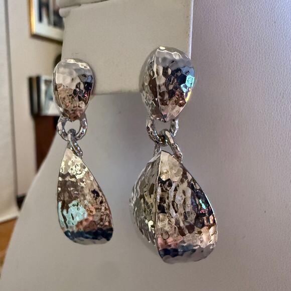 Vintage Pair of Avon Silver Tone Drop Earrings - Picture 11 of 15